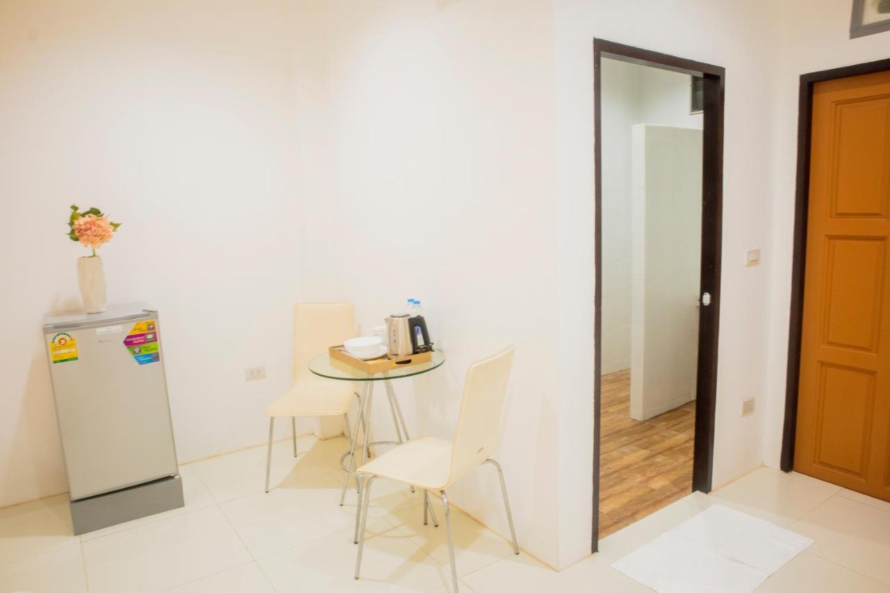 Apartamento ตะวันแมนชั่น Ban Na Khua Exterior foto